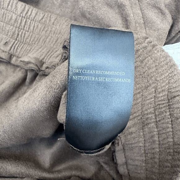 NWT Blanknyc Womens Taupe Faux Suede Pretty Heart Pullover Sweatshirt Size M - Picture 6 of 10